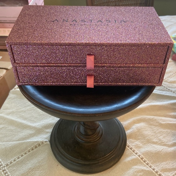 Anastasia Soft Glam Set Beautiful - Picture 2 of 6